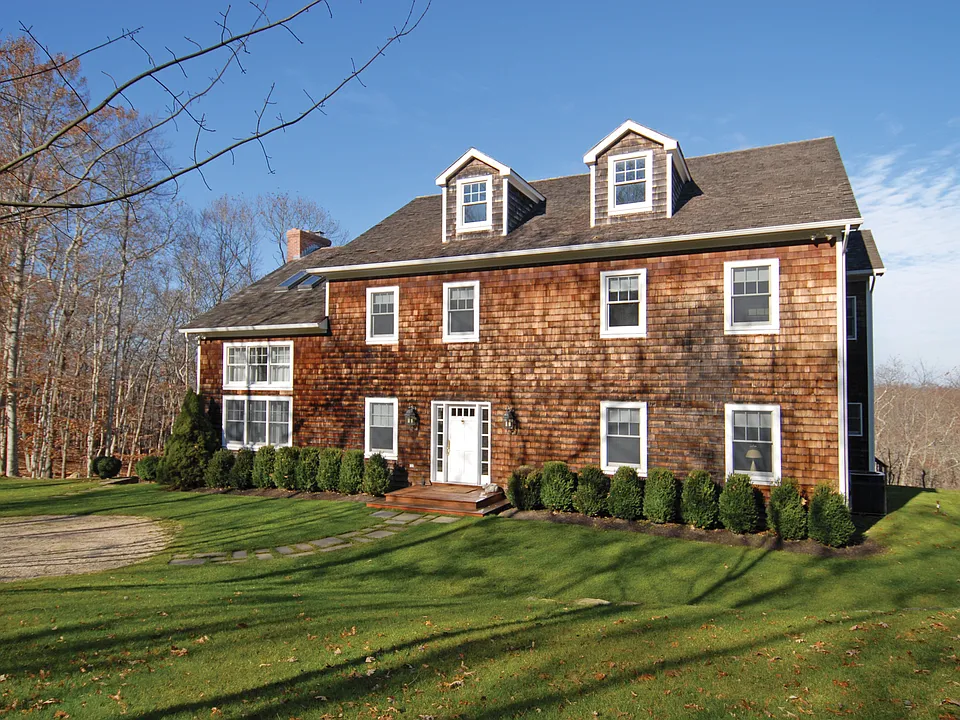 25 Laurel Hill Ln
