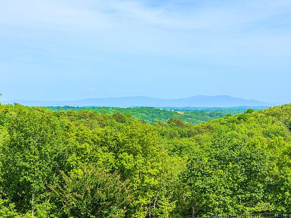 8th image of 2214 Horizons View Dr
