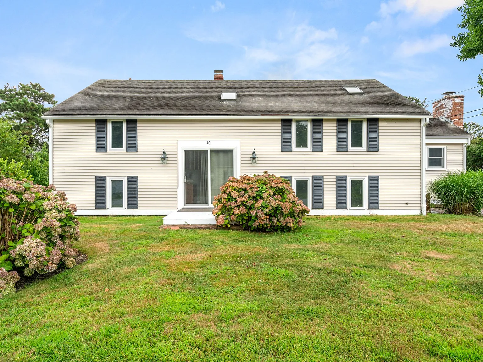 105 Seatucket Rd — Photo 1