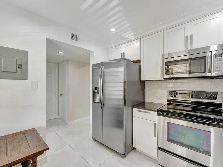 138 S Cypress Rd #224 — Photo 7