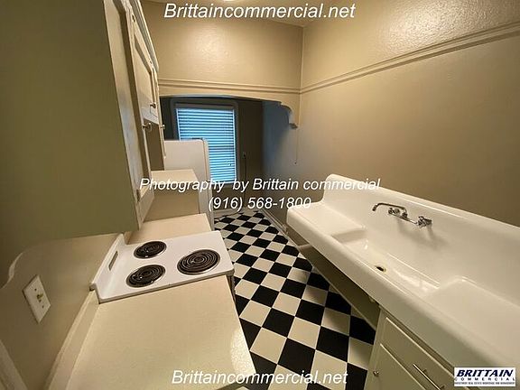 5th image of 1705 N St