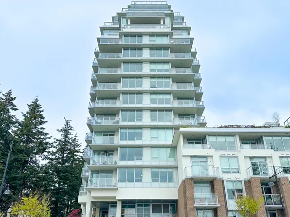 15165 Thrift Ave #405, White Rock, BC V4B 2J4