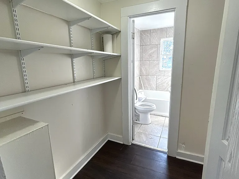 1212 Fisher St — Photo 5