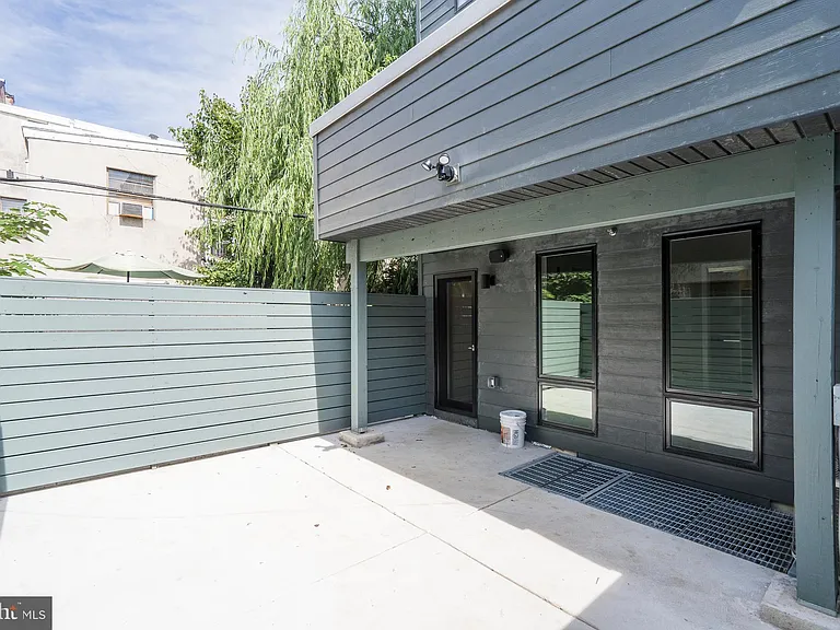 1430 Clymer St #1 — Photo 22