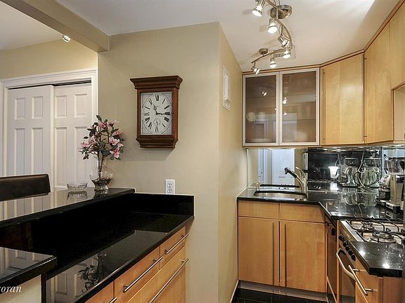 4th image of 159 Madison Ave APT 10F