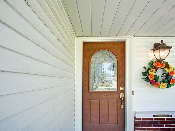 2nd image of 23364 Crest Ct