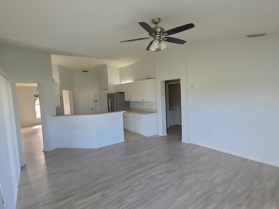 3rd image of 835 Grant Blvd