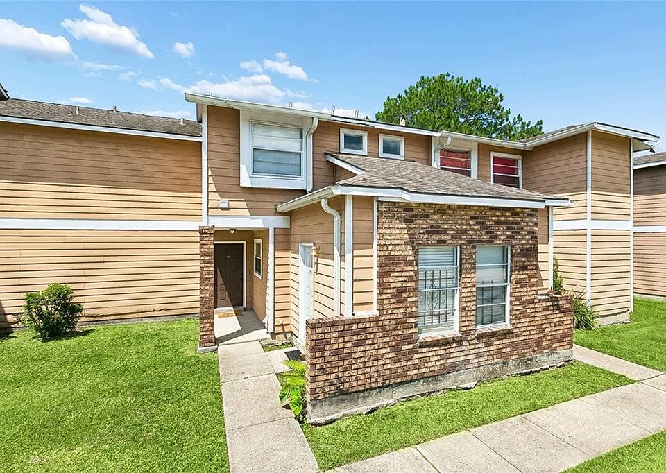 1st image of 2425 Oxford Pl APT 136