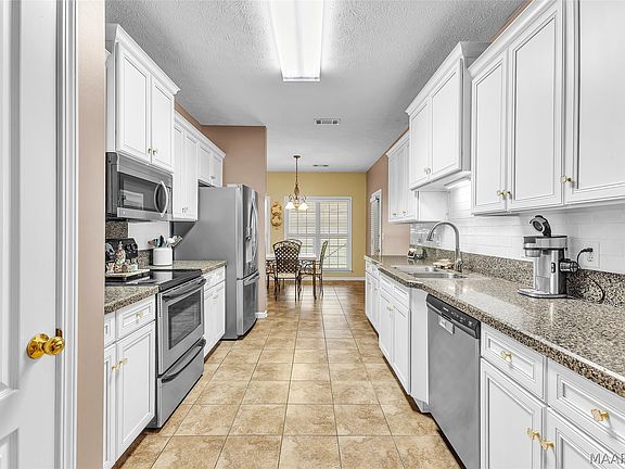 5th image of 222 Cobb Ridge Rd