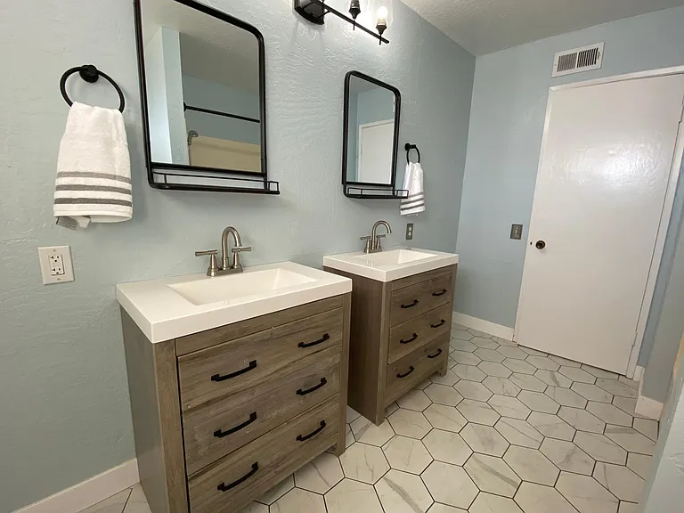 944 Cypress Dr — Photo 12
