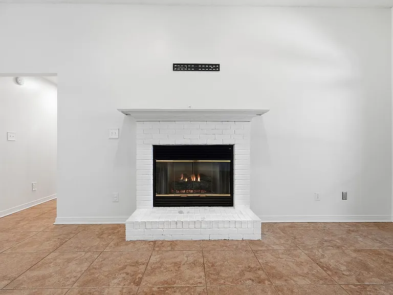 1651 Northridge Rd — Photo 9