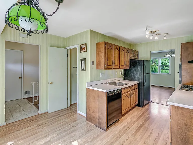 8808 Patricia Ct — Photo 4