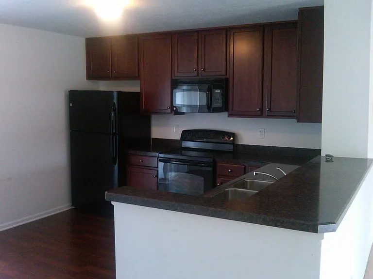94 Highbluffs Blvd — Photo 3