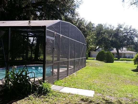 pool with cage