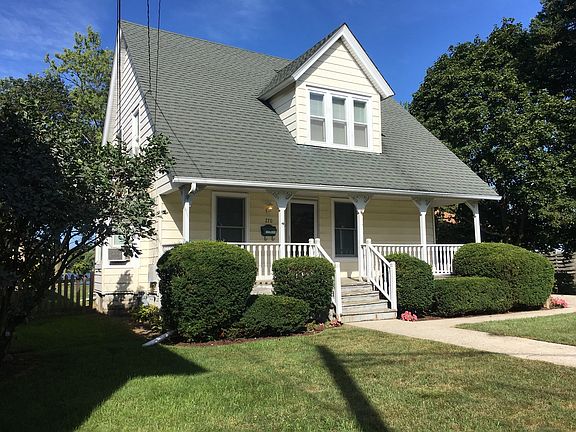5th image of 270 S Lake St
