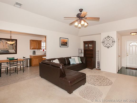 3rd image of 13736 S Nyssa Ct