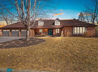2422 Forest Manor Ct, Neenah, WI 54956
