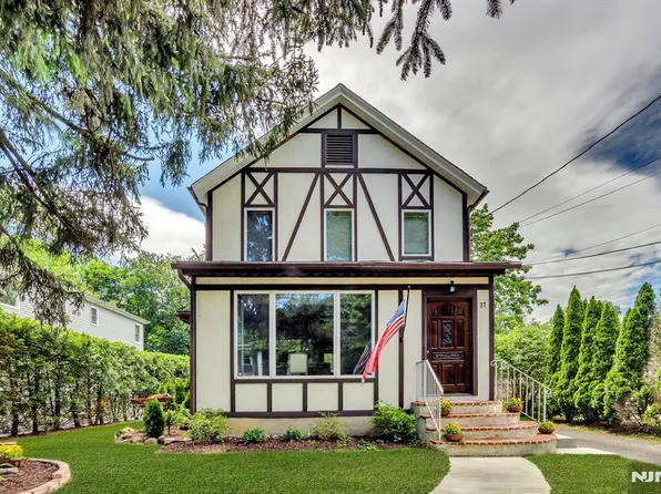 77 Myrtle Ave, Allendale, NJ 07401
