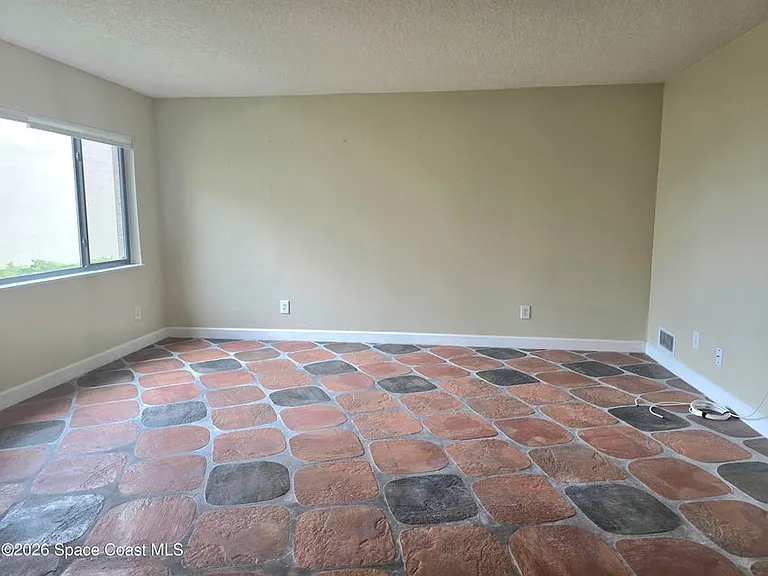 1145 N Shannon Ave #33 — Photo 3
