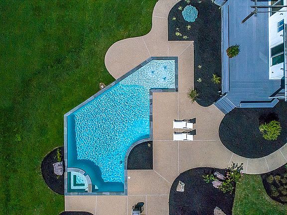 4th image of 314 Keene Farm Ln