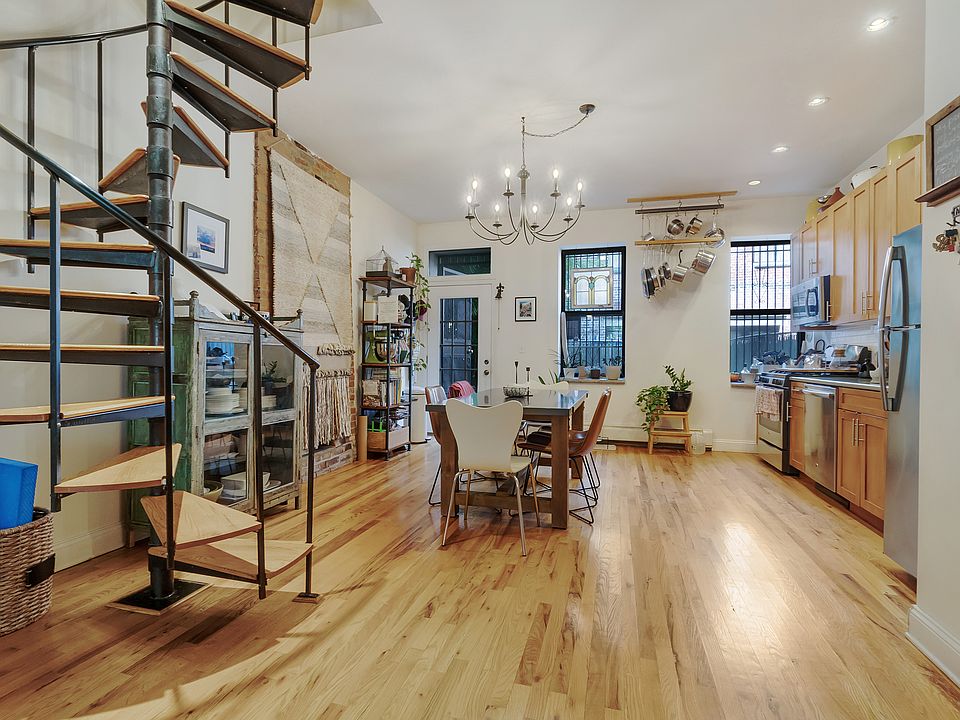 1st image of 685 Sackett St #1