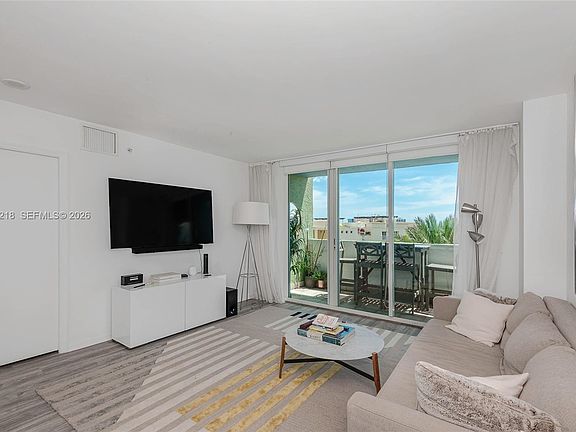 5th image of 90 Alton Rd APT 607