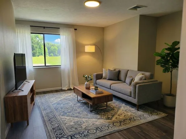 Welcome to Somerset Village!, 150 Whites Dr, Somerset, IN 46984