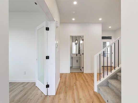 5th image of 1309 Hawks Ridge Blvd NW