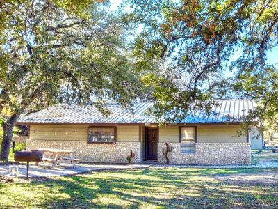 65 PINEVIEW RD, Concan, TX, 78838