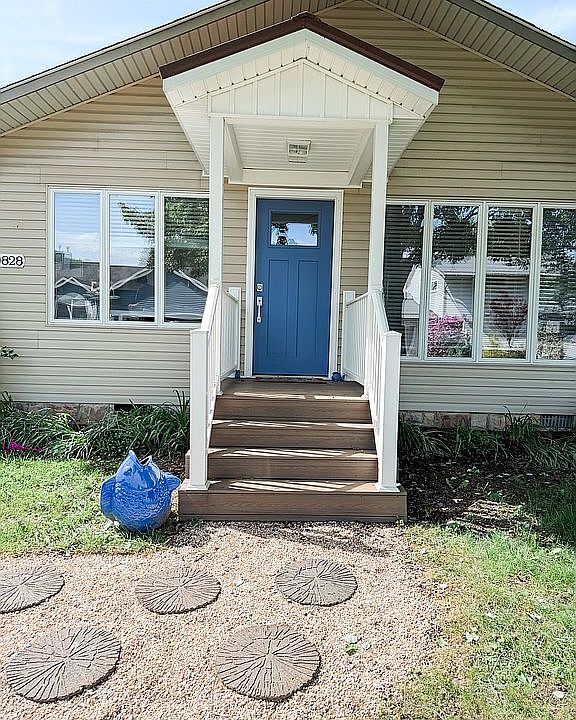 1st image of 10828 W Sargent St