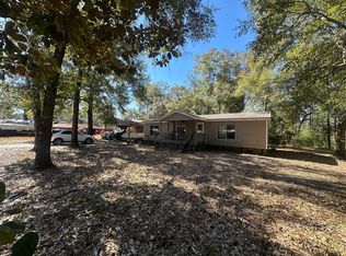 377 Laird Dr, Freeport, FL 32439