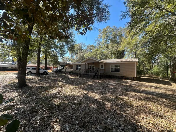 377 Laird Dr, Freeport, FL 32439