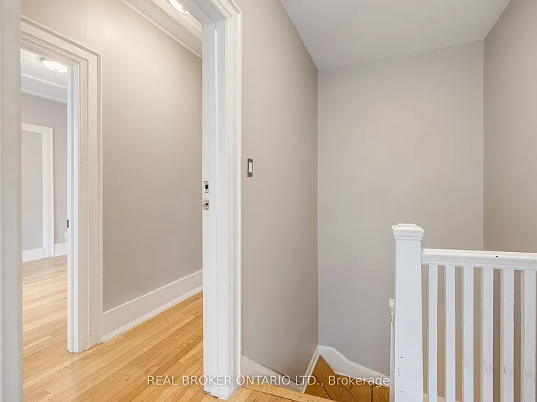 77 Isabella St #UPPER — Photo 11