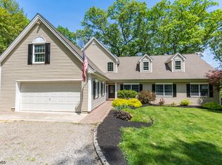 135 Riverwood Ave, Bedminster, NJ 07921