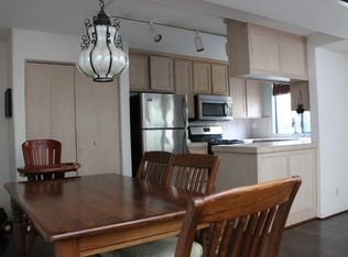 1122 W 10th St APT B, San Pedro, CA 90731