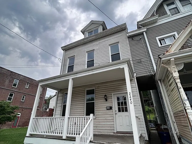 2240 Wilson Ave — Photo 3