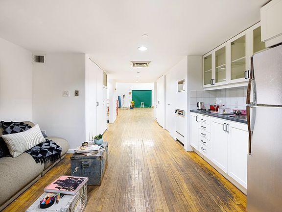 5th image of 137 W 25th St #2