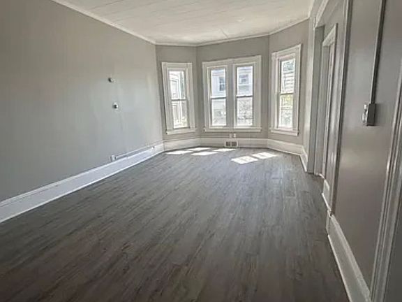 3rd image of 47 Hart St #1