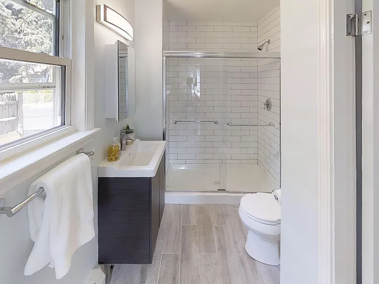 836 Canterbury St #1R — Photo 15
