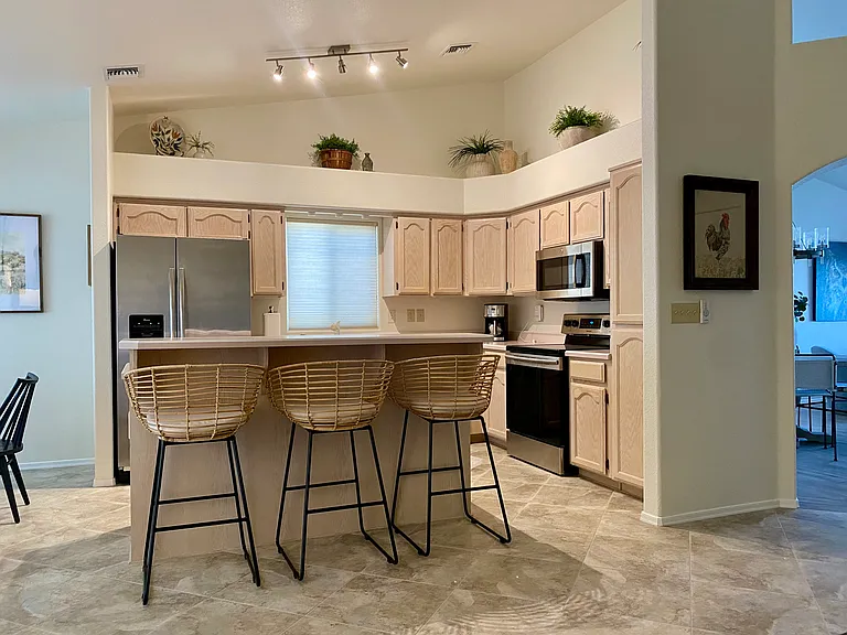 2460 W Catalpa Rd — Photo 24