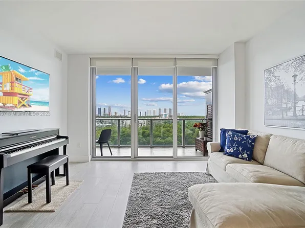 16385 Biscayne Blvd Unit 917, North Miami Beach, FL 33160