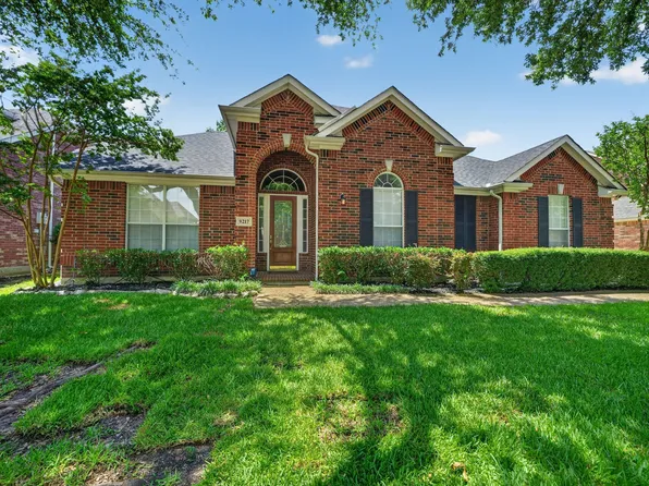 9217 Royal Burgess Dr, Rowlett, TX 75089