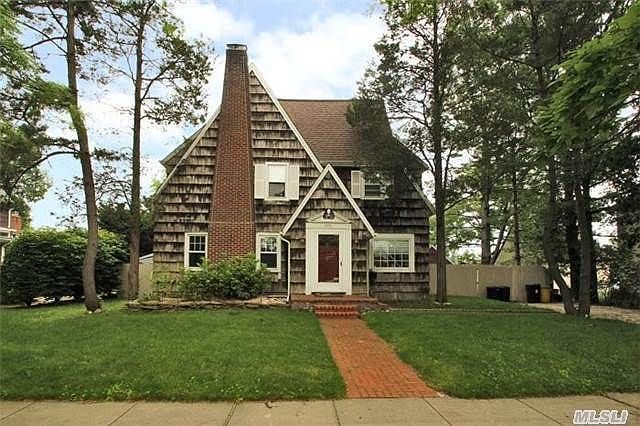 1st image of 1476 Hewlett Ave