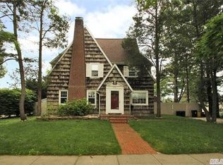 1476 Hewlett Ave, Hewlett, NY 11557