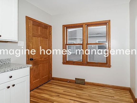 5th image of 5927 Chicago Ave #2