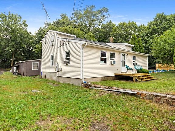 5th image of 64 1/2 Tiogue Ave