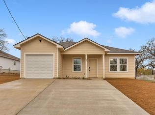 1875 Greenwood Ln, Kingsland, TX 78639