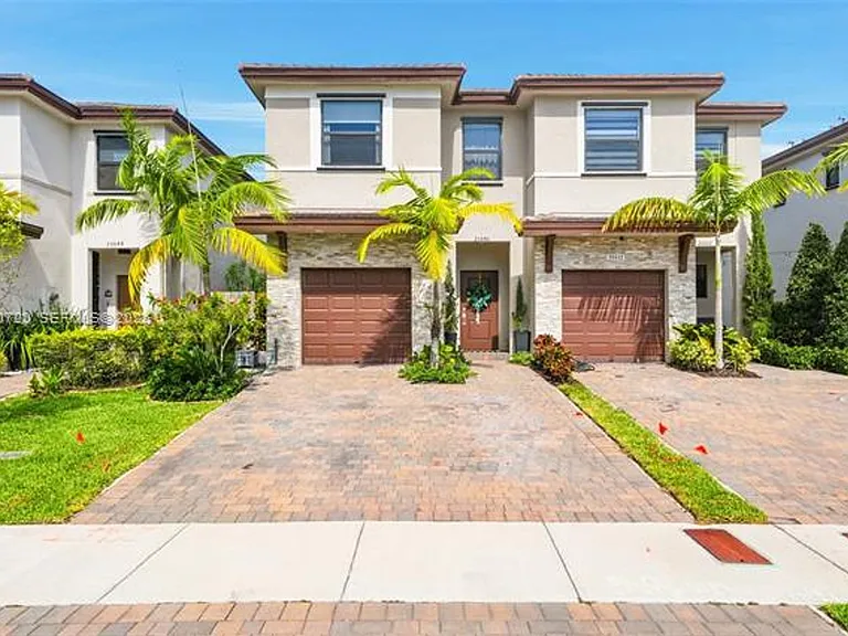 25540 SW 108th Ave — Photo 1