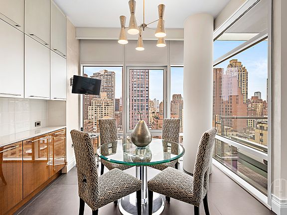 5th image of 310 E 53rd St APT 16C