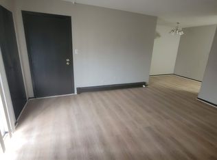 2220 Nichols Rd APT A, Arlington Heights, IL 60004